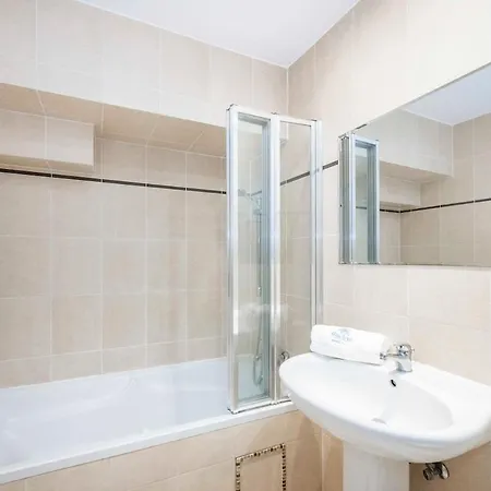 2 Bedroom In The Center Of Old Town شقة